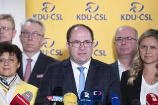 Lidovci jsou naštvaní. Schází se na konferenci, zvou ODS na kobereček a mluví o rozpadu Spolu