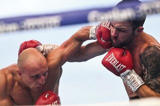 Šílenství v ringu. Hromadná rvačka, Rus byl surově zbit - Sport.cz