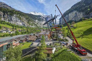 Až 135 lidí v jedné kabině. Pod Jungfrau mění další lanovku