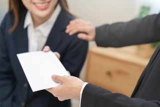 Jak si říct o zvýšení mzdy o 20 %: Psychologický trik, který funguje na každého nadřízeného
