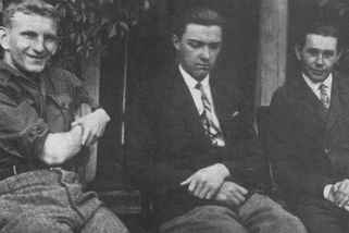 Roman Šuchevyč vedl ukrajinskou armádu proti Němcům i Sovětům. Ti jeho tělo spálili mimo Ukrajinu - Médium.cz