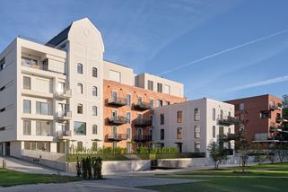 Neskutečná proměna! Starý mlýn u Vltavy přestavěli na luxusní byty a loft ve věži