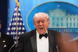 „Nejsem pedofil,“ obořil se Trump na novinářku. Popsal okamžiky úniku před střelbou