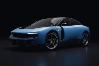 Komentář: Ferrari ukázalo svůj první elektromobil a internet vybouchl. Místo plkání o Enzovi rotujícím v hrobě bude lepší se zase uklidnit - Autobible.cz - Předjedeme vaše představy!