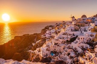 „Soumračná turistika“ je nový trend. Nejlepším místem k jejímu provozování je Santorini - Novinky