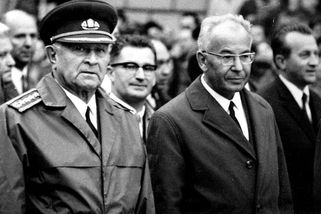 Příběh Ludvíka Svobody, starého tvrdohlavého generála, který prý nechtěl opustit Pražský Hrad - Médium.cz