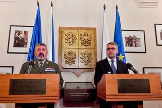 Dezinformace jako veřejný nepřítel. Vláda zvažuje, že je bude regulovat zákonem