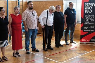 Oholili je a zbili. Potomci romských přeživších přibližují hrůzy holokaustu - Seznam Zprávy