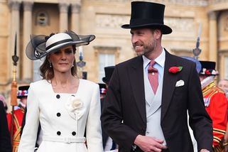 Úchvatná, nebo nudná tetka? Princezna Kate v kostýmku tentokrát rozdělila fanoušky
