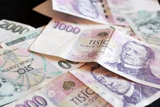 Žena ve Vyškově našla v bankomatu zapomenutých 15 tisíc - Novinky