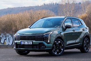 Rodinné SUV Kia Sportage po faceliftu pěkně prokouklo a zároveň ho koupíte s pořádnou slevou - Garáž.cz