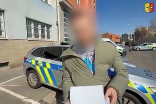 Policie zveřejnila videa podvedených fanoušků krasobruslení, před O2 arénou přišlo rozčarování z falešných lístků - Novinky