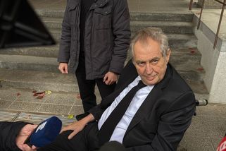 Zeman opět nedorazí na předávání státních vyznamenání - Novinky