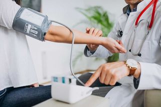Na neschopence v Česku: Někteří lékaři nechají doma až polovinu všech svých pacientů