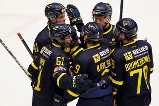 MS v hokeji ONLINE: USA - Švýcarsko a Kanada - Švédsko - Sport.cz