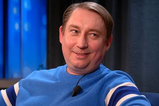 Robert Mikluš bral v Brně 12 tisíc a chtěl s herectvím seknout. Zachránil ho až strážmistr Topinka - Médium.cz
