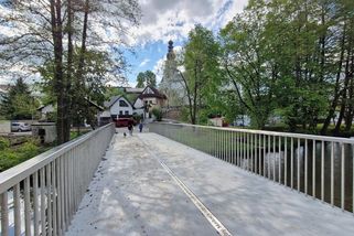 Nová lávka přes Sázavu dostala přezdívku vibrátor, kmitání zkrotí tlumiče - Novinky