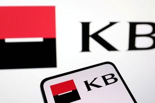 Komerční bance nefungovala aplikace Mobilní banka - Novinky