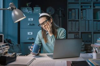 Přesčasy nejsou holubník, může jich být jen omezený počet. Home office má zvláštní pravidla