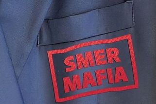 Nová parlamentní kultura na Slovensku: Opozičního poslance vykázali kvůli nápisu na saku - Novinky