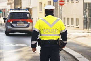 Muž před restaurací v Linci zastřelil manželku a dceru, poté spáchal sebevraždu - Novinky