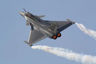 securitymagazin.cz/defence/francie-indie-rafale-su30sm-1404074346.html