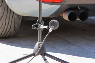 Komentář: Bublající motorky k létu přece patří. Jenže v kůži chalupáře to vidíte úplně obráceně