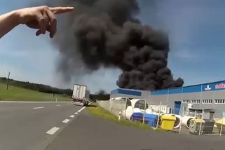 „Je to peklo.“ Policisté zveřejnili video z tragického požáru lakovny na Tachovsku - Novinky