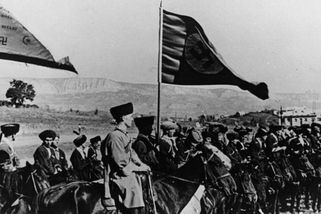 Generál SS a ataman Pannwitz sám doprovázel své kozáky do zajetí v SSSR. Věděl, že ho čeká provaz - Médium.cz