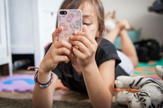 České děti jsou rizikům digitálního světa ponechané napospas, odhalují data - Seznam Zprávy