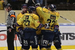 Hokejisté Jihlavy a Zlína vyrovnali semifinálové série první ligy - Sport.cz