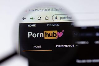 EK si posvítí také na pornoweby. Tři z nich musí splňovat přísnější pravidla - Novinky