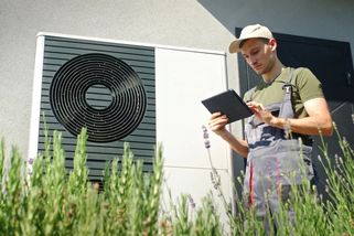 Drahý plyn žene Evropu k tepelným čerpadlům. Prodeje lámou rekordy