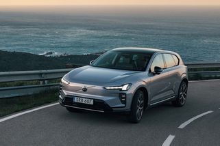 Příjemné překvapení ze Švédska: Rodinné SUV Volvo EX60 umí vyklidnit i rozdovádět - Garáž.cz