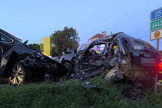 Tragická nehoda na Královéhradecku. Opilý řidič boural, zemřela řidička z druhého vozu - Novinky