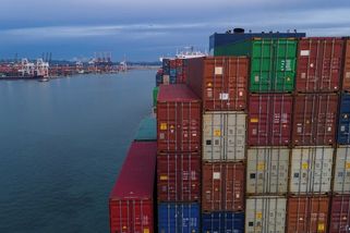 Úzké hrdlo evropské dopravy. Suez vadí, ale potíže máme i doma, říká expert - Seznam Zprávy
