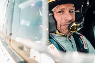 Po těžké autonehodě si nechal uříznout nohu, aby se mohl vrátit na Dakar. Má speciální protézu - Garáž.cz