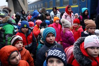 Obyvatel podle statistiků přibývá. Zachraňují nás přistěhovalci, otevíráme se světu