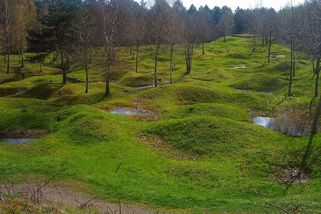 Železná sklizeň. První světová válka číhá na polích i po více jak sto letech - Médium.cz