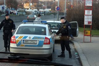 Ukrajinsko-český gang okradl lidi o 123 milionů Kč
