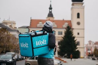 Regulace Uberu, Woltu a Boltu zpřísňuje i pohled na švarcsystém