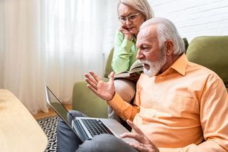 Juchelkův první návrh důchodových změn vyvolal ostré reakce. Lidé mluví o zradě i hře o čas