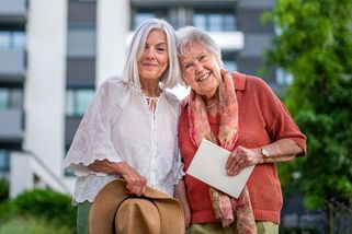 České seniorky zase vytřely zrak všem mladým: tohle oblečení jim ubere 5 kg v pase během 1 minuty a okolí nechápe