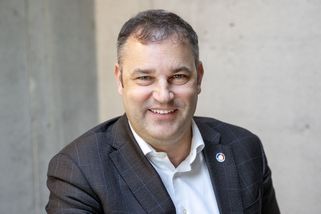 Podařilo se zatáhnout za ruční brzdu, říká ekonom ke schodku | Ptám se já
