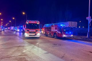 Hasiči zasahují u velkého požáru šrotu v pražské Hostivaři - Novinky