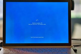 Jednorázový restart Windows. Jak Microsoft po 15 letech mění svůj operační systém?