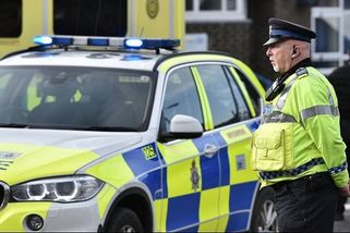 Šokující selhání policie: Umírajícího mladíka spoutali, věřili vrahovi