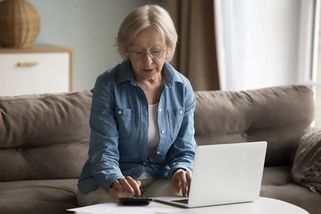 Říká se to pořád dokola, ale pravda o důchodech je jiná. Tenhle omyl může před penzí tvrdě zklamat