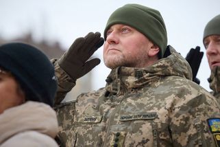 Postupujeme vpřed. Zalužnyj telefonoval americkému generálovi - Novinky
