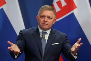 Slovenský tisk označil Fica za dalšího exemplárního vlastizrádce v čele státu - Novinky